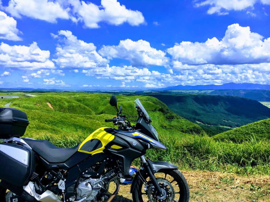 Aso - Viajes en moto en Japón por carreteras panorámicas entre montañas, costa y naturaleza intacta